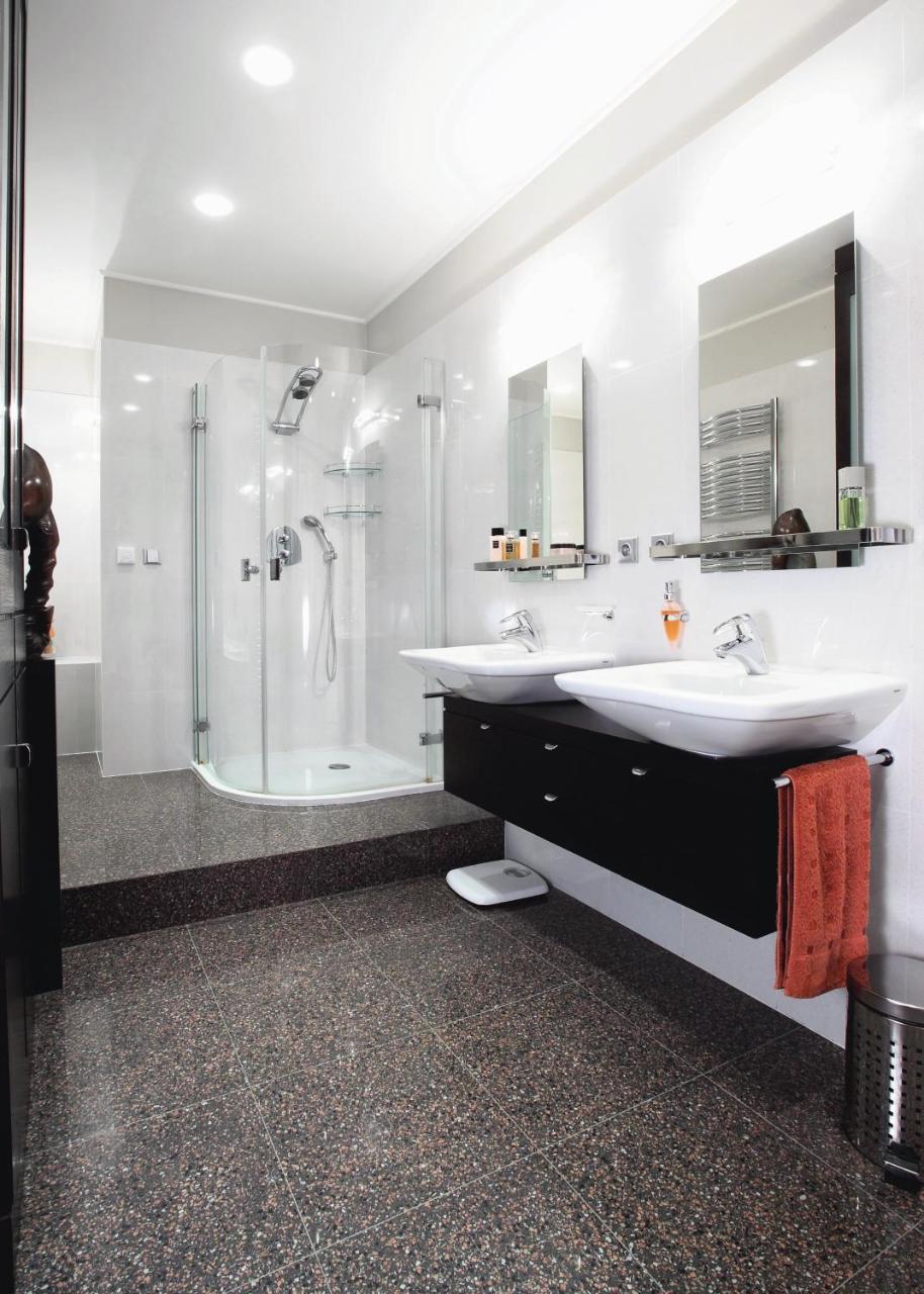 Spacious Elegance In The Heart Of Old Town Prague Luaran gambar